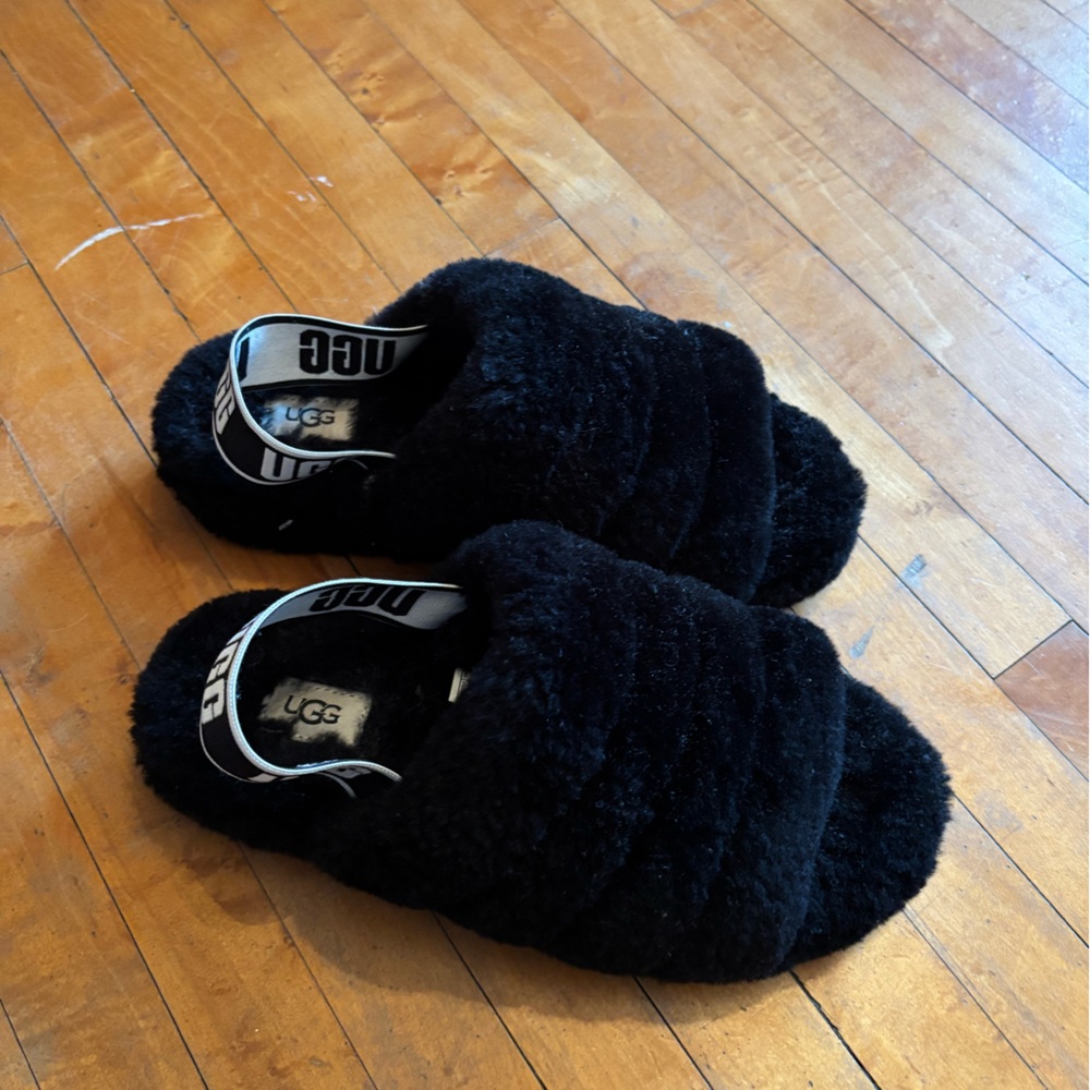 Black Ugg Slippers